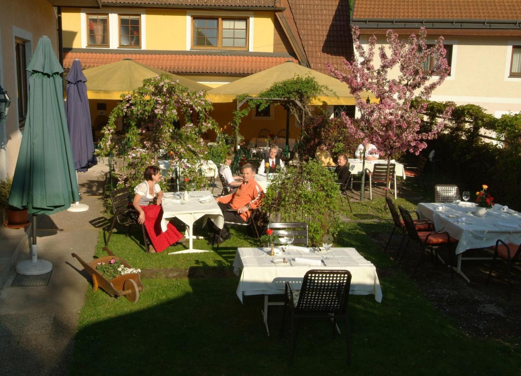 Landgasthof zur Linde Laaben Exterior foto